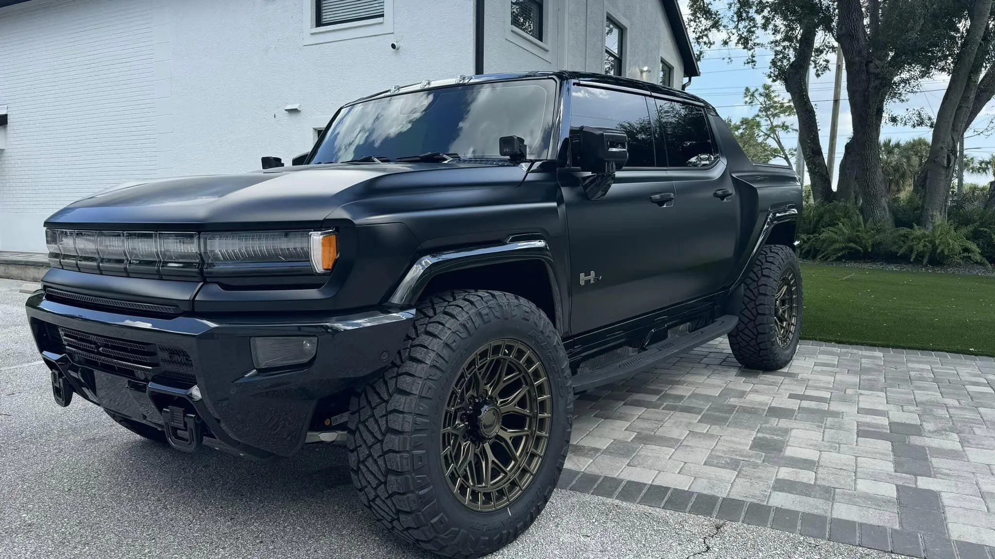 hummer-ev-pickup-vossen-hfx1-22-1.webp