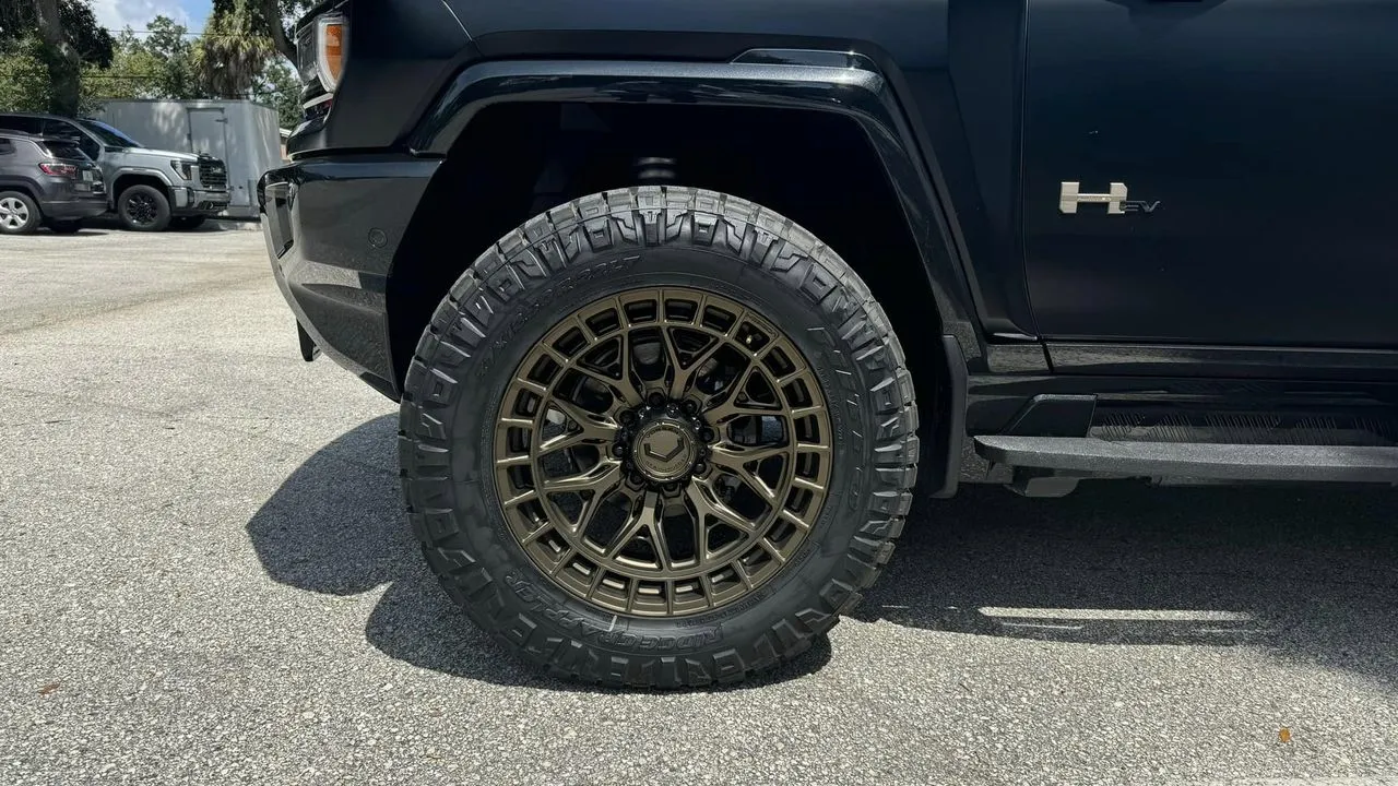 hummer-ev-pickup-vossen-hfx1-22-4.webp