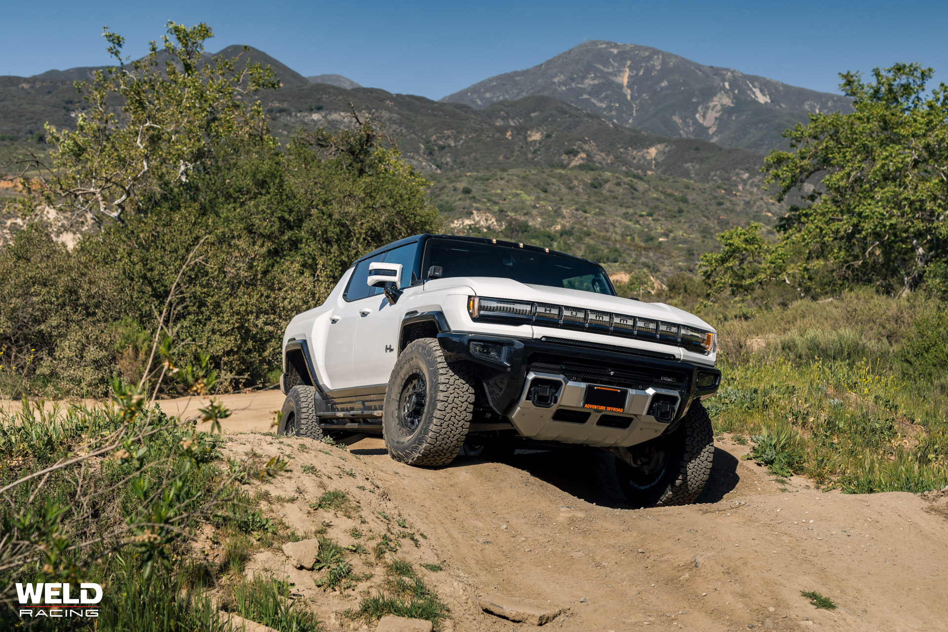 WELD_Off-Road_Crux_White_Hummer-EV_Satin-Black-20.jpg