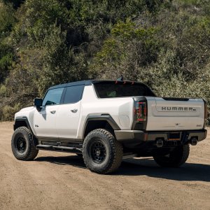 WELD_Off-Road_Crux_White_Hummer-EV_Satin-Black-01.jpg