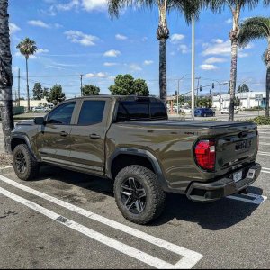 gmc-canyon-at4-bronze-metallic1.jpg