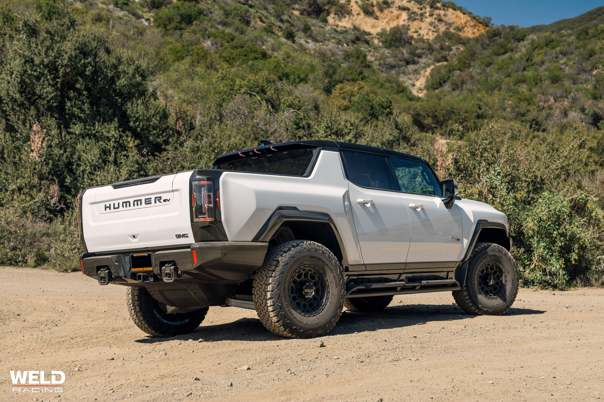 WELD_Off-Road_Crux_White_Hummer-EV_Satin-Black-12.jpg